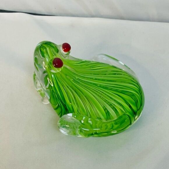 Art Glass Green & Clear Frog with Red Eyes Paperweight 4.25"L x 4"W x 2.5"H - Picture 1 of 6